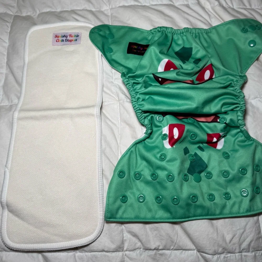 Squishy Tushie Pokémon Bulbasaur (Limited Edition) Cloth Diaper with Insert